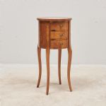 685665 Lamp table